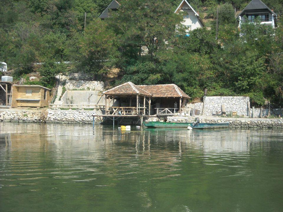 Chalet Ljubicine Kolibe Golubinje Buitenkant foto