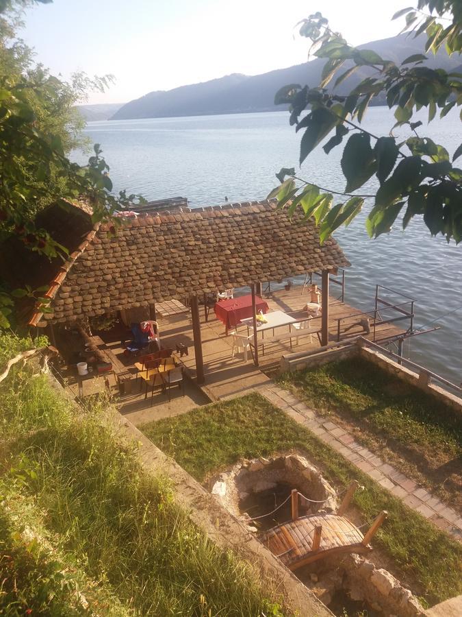 Chalet Ljubicine Kolibe Golubinje Buitenkant foto