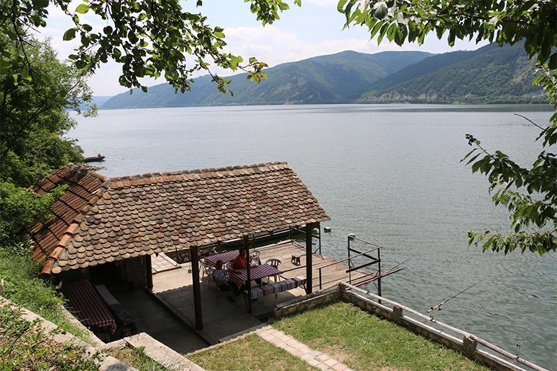 Chalet Ljubicine Kolibe Golubinje Buitenkant foto
